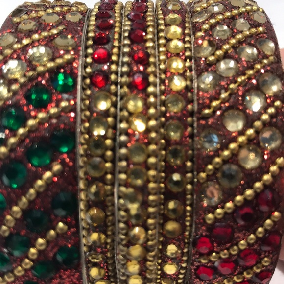 COPY - Bracelet set of 5. Gold,green,red - Picture 4 of 5